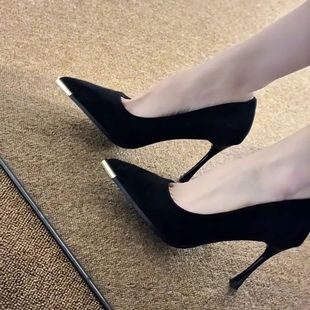 大码金属头单鞋2025年新款黑色绒面尖头细跟气质职业面试通勤高跟