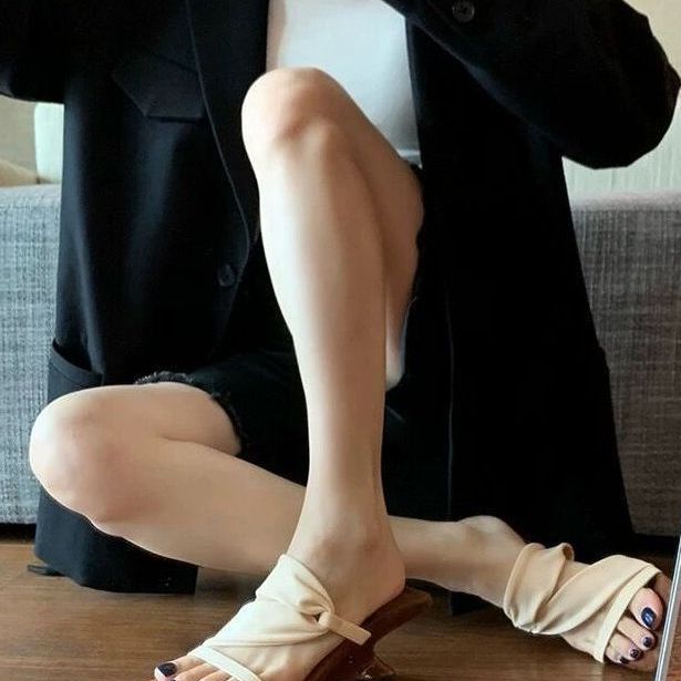一字带拖鞋女款外穿高级感小众方头露趾绕带度假风坡跟高跟凉拖