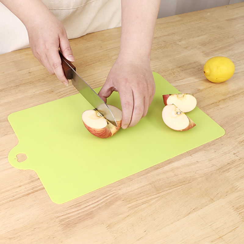 日本进口切水果砧板超薄可弯曲切菜板家用厨房分类案板塑料蔬菜垫
