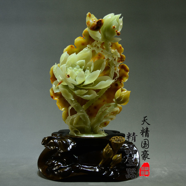 天精国豪天然岫玉荷花摆件