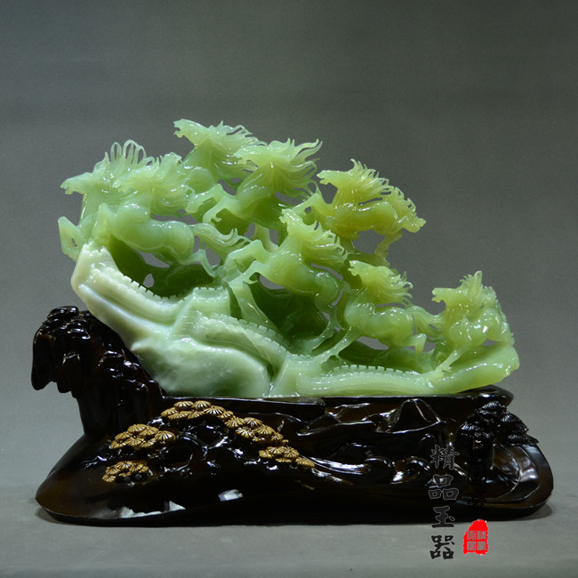 天精国豪天然岫玉八马玉雕摆件