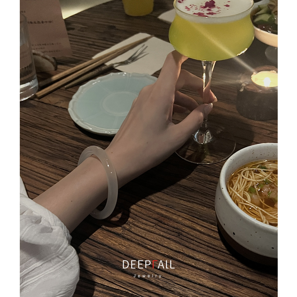天然玉髓温婉可人中式甜美玉镯