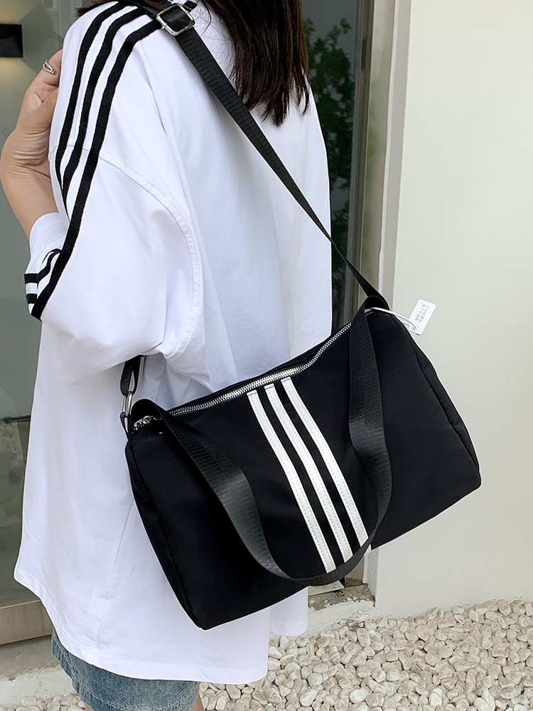 尼龙布包包女大容量2023新款夏天百搭单肩斜挎包高级感质感枕头包,箱包皮具/热销女包/男包,通用款女包,淘宝优惠券,粉丝福利购,淘宝优惠卷