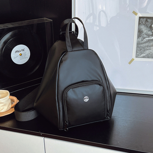 高级感新款背包女款轻便百搭时尚多用简约大容量斜挎包单肩饺子包