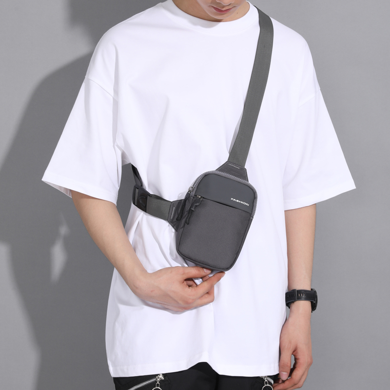 2024新款时尚胸包男款装手机包袋的男士便携迷你小号小挎包斜挎包