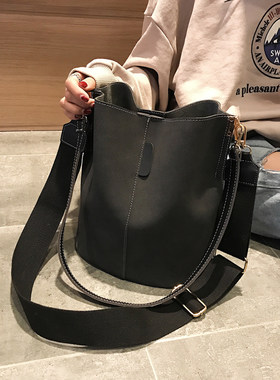 大容量水桶包包大容量女