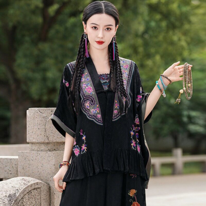 一粒扣中国风V领刺绣斗篷马甲