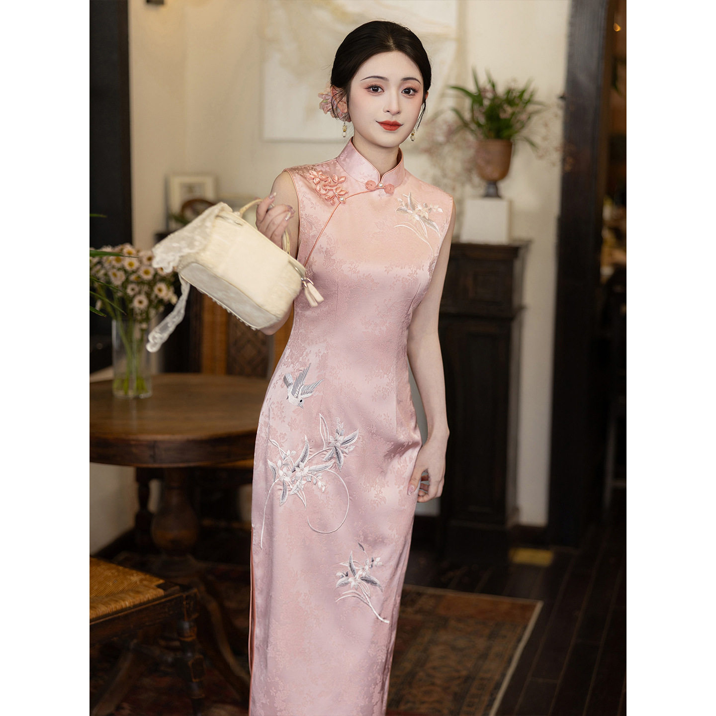 粉色刺绣旗袍改良新中式敬酒服2026春夏新款结婚礼服日常连衣裙