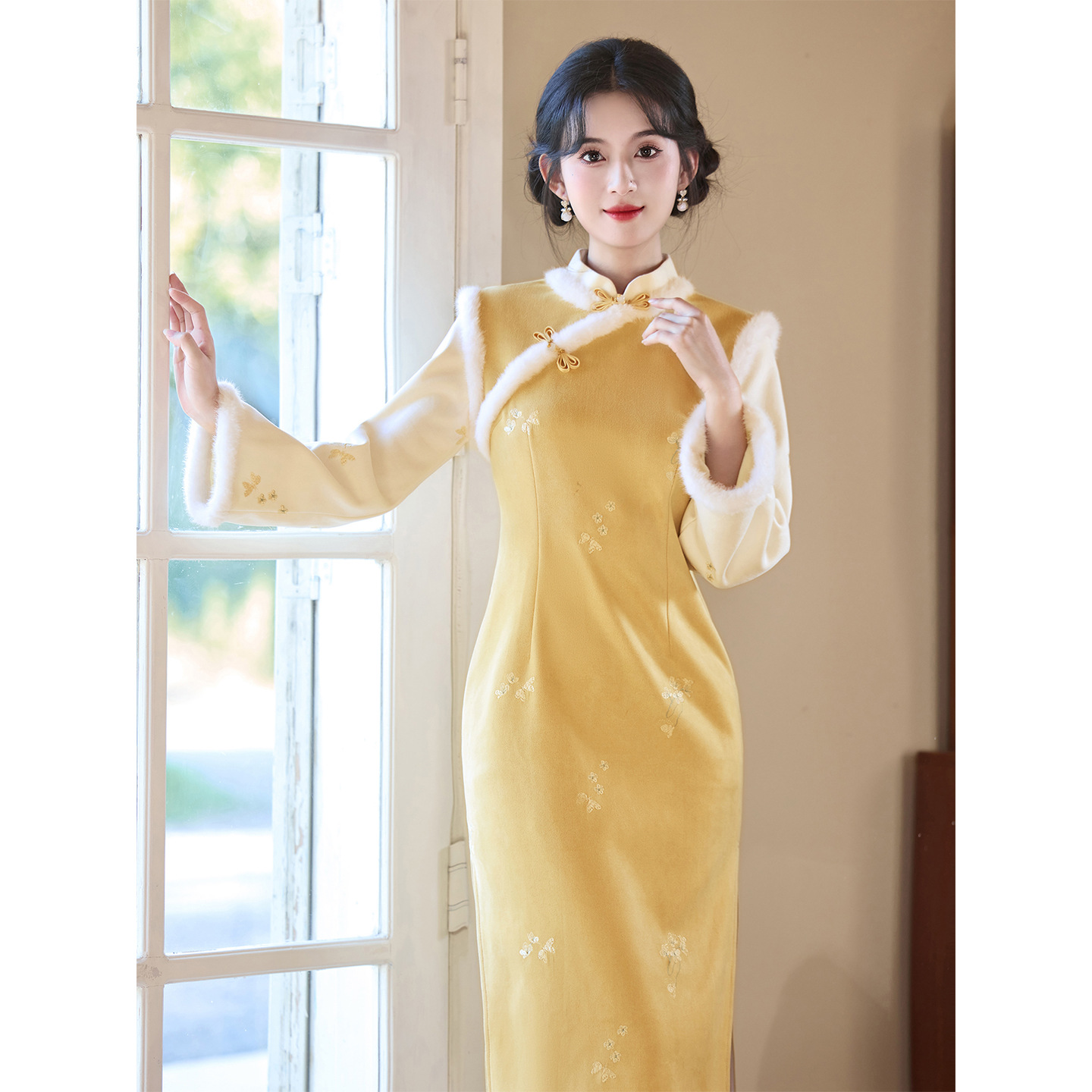 黄色长袖旗袍2025年新款加绒加厚复古年轻款改良日常连衣裙女秋冬