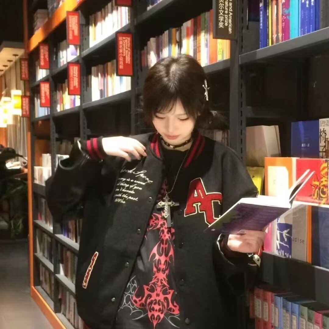 美式黑色棒球服外套女2025秋新款毛巾刺绣宽松学生PU皮袖夹克上衣