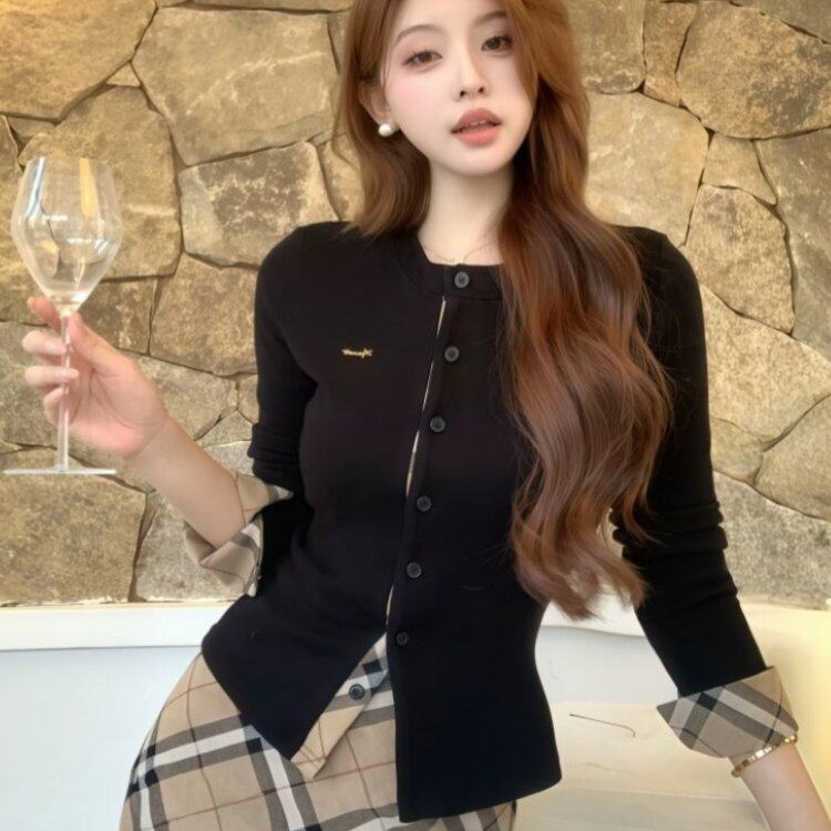 御姐风高智感穿搭女装2026秋季新款圆领撞色长袖上衣+格纹半身裙