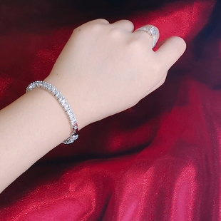 18K白金时尚方钻满钻手链女小众设计轻奢INS风正方形高碳钻石首饰