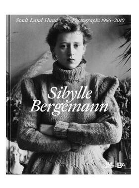 预售 Sibylle Bergemann (Bilingual Edition): Town And Country And Dogs. Photographs 1966-2010德国摄影师