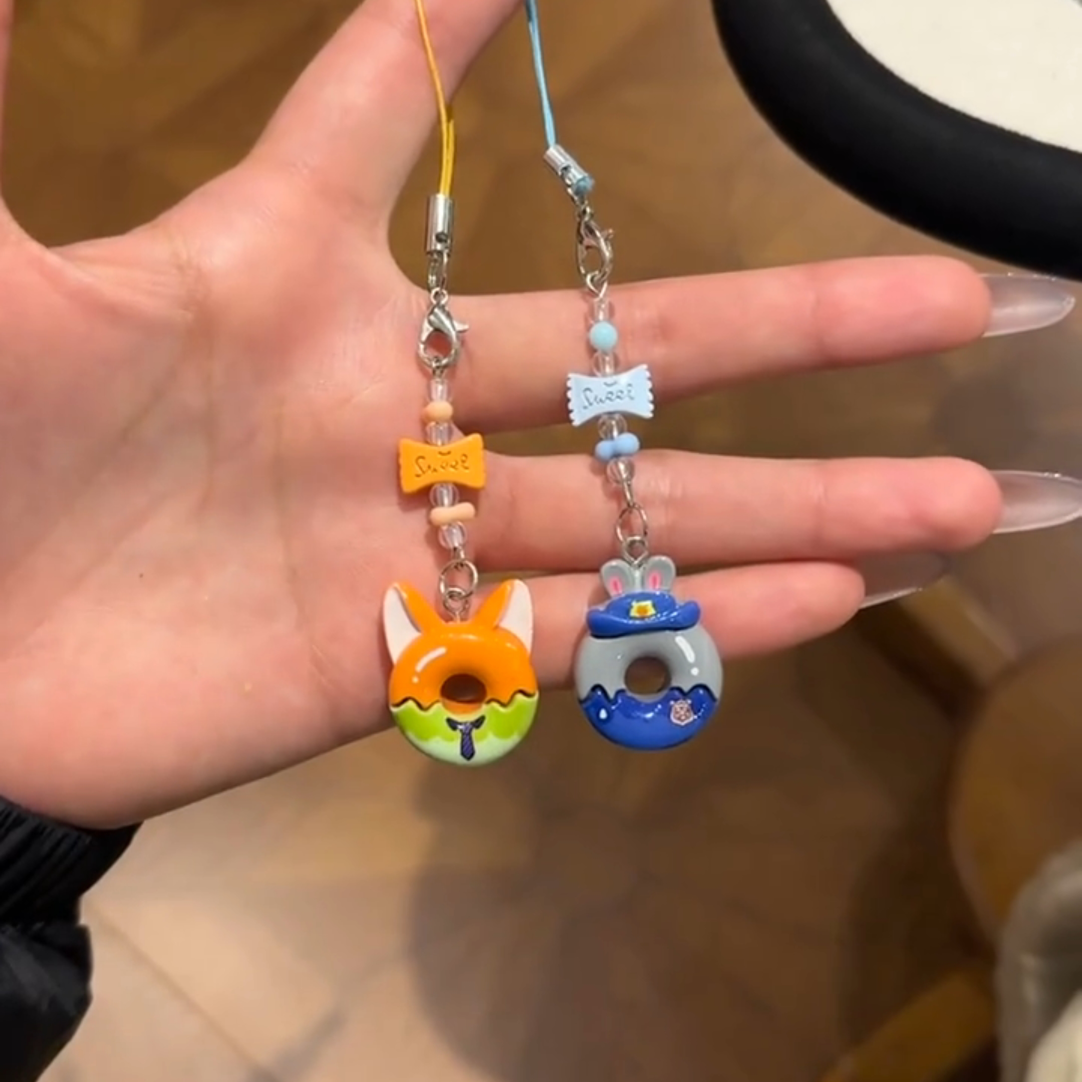 疯狂动物城朱迪尼克甜甜圈钥匙扣