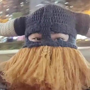 抖音同款纯手工编织雷人牛角大胡子帽子异形搞怪毛线针织帽罗马