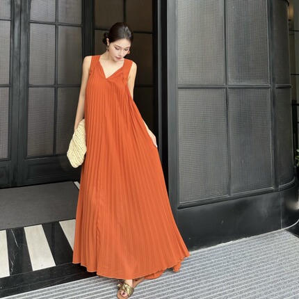 Minimalist Sheer Camisole Pleated Long Skirt Slimming V-Neck High-End Dress Maldives Vacation Dress