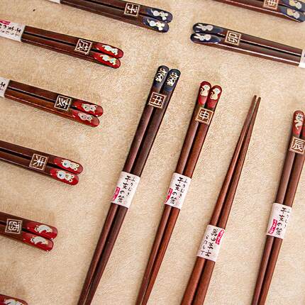 日本制石田生肖筷家用防霉环保天然木创意12生肖筷子尖头防滑送礼