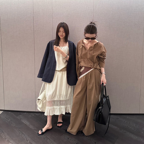 INSIST 纯色网纱拼接简约半身裙