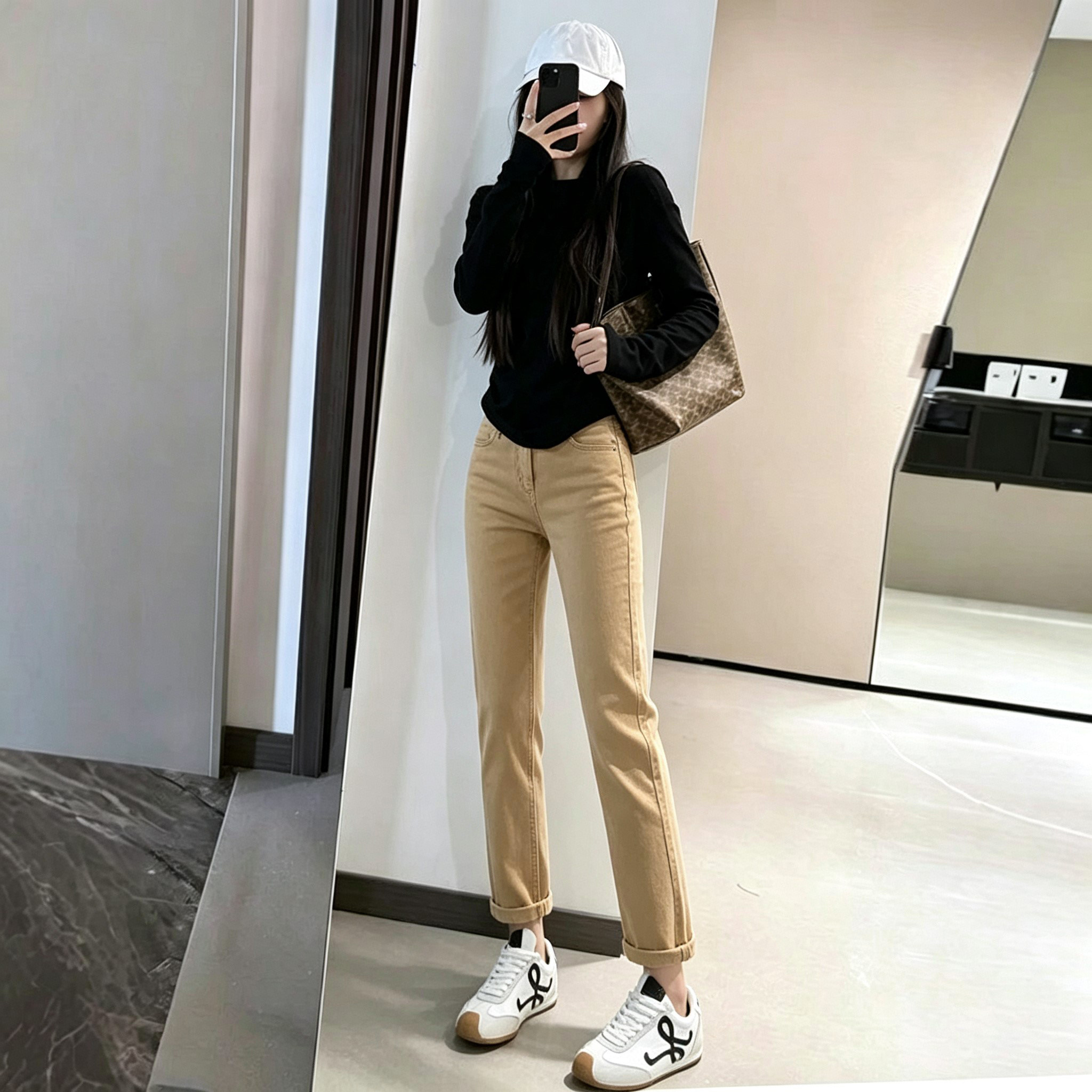 直筒裤女款2026流行新款牛仔裤女秋季气质卡其色高腰显瘦九分裤子图片