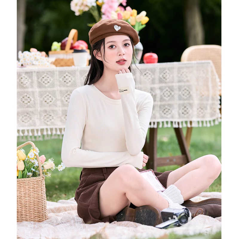 唐狮特价新款打底衫女圆领净色袖子贴标针织打底衫圆领女打底衫