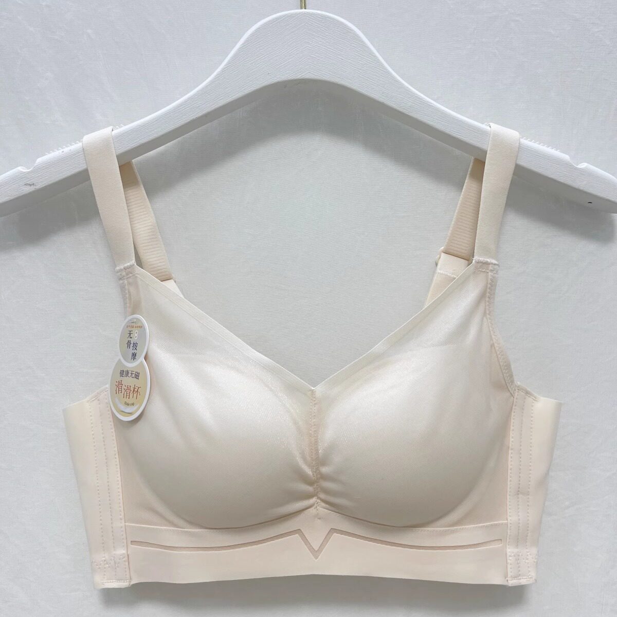 特价促销 美胸亲肤棉不空杯无痕立挺文胸AB小胸中厚罩调整型聚拢