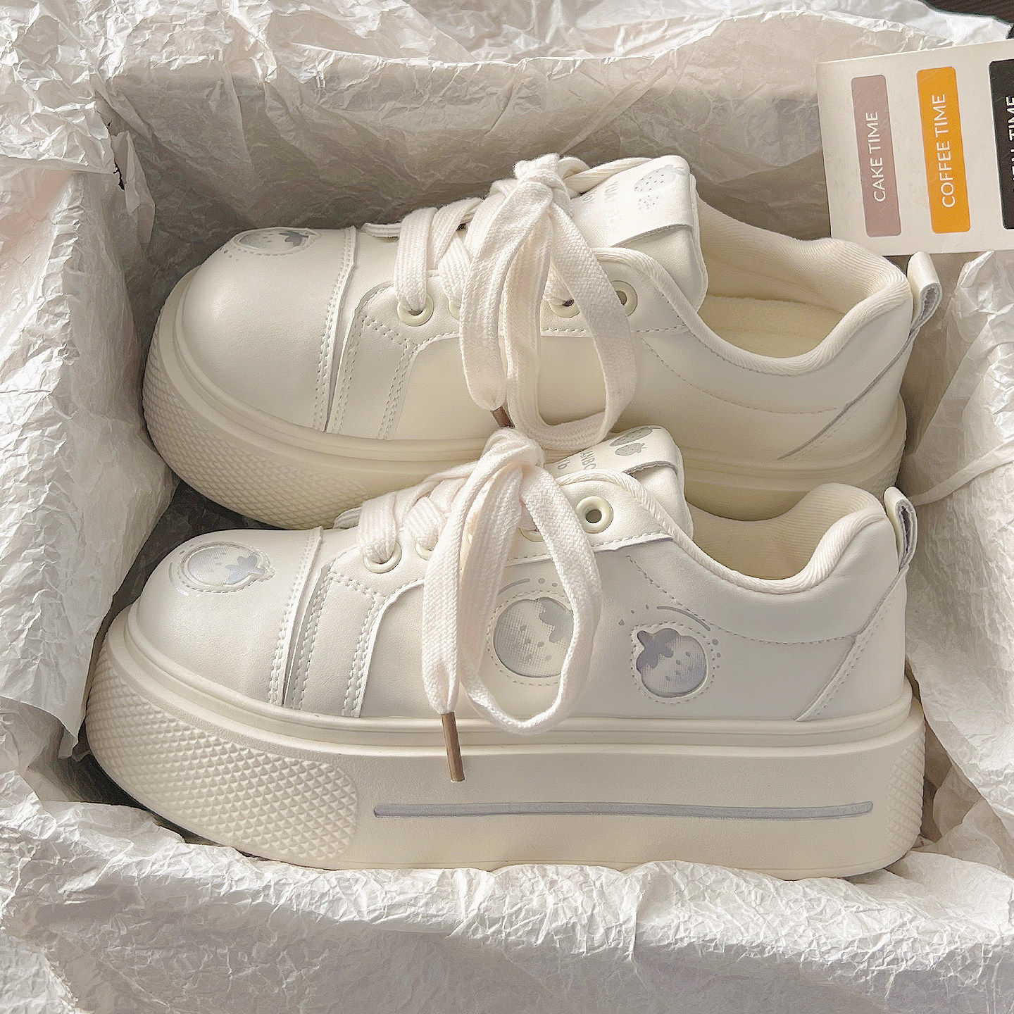 厚底小白鞋女2026新款增高百搭配阔腿裤面包鞋女小众巨好看休闲鞋