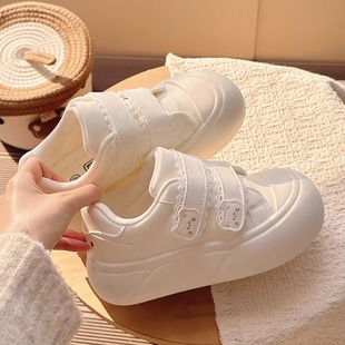 厚底小白鞋女2026春季新款魔术贴面包鞋奶fufu配裙子女鞋百搭板鞋
