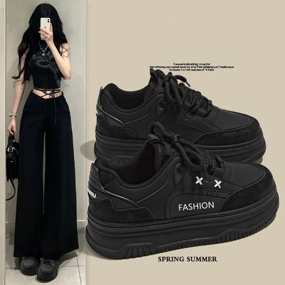 高颜值厚底板鞋女百搭小白鞋子春季增高轻便小黑鞋不累脚休闲鞋子