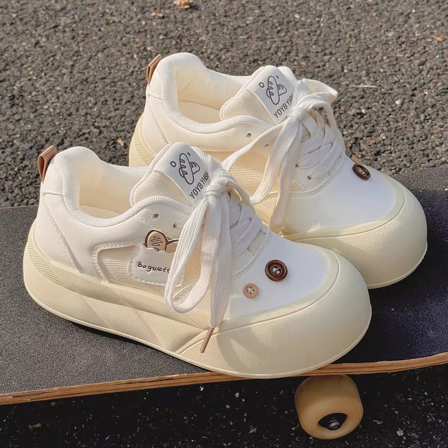 奶呼呼小白鞋女厚底面包鞋2026新款配阔腿裤鞋子百搭运动休闲板鞋