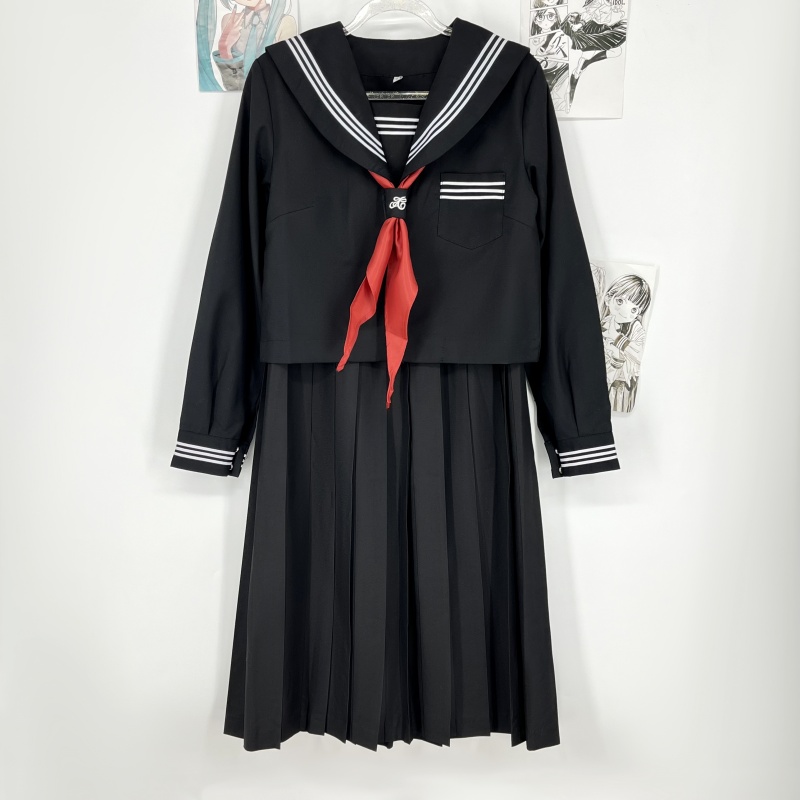 樱奈家改良黑三本满襟水手服