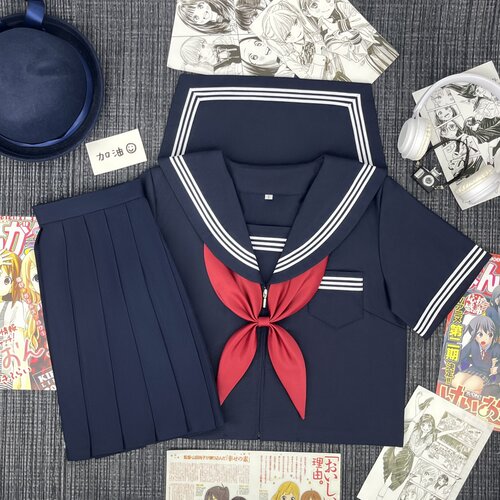 樱奈家改良绀三本满襟水手服