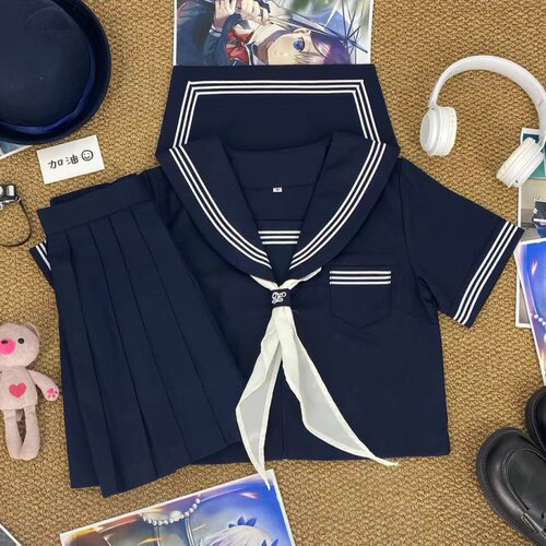 樱奈家改良绀三本水手服