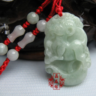 天然翡翠玉十二生肖玉羊吊坠属马羊六合项链