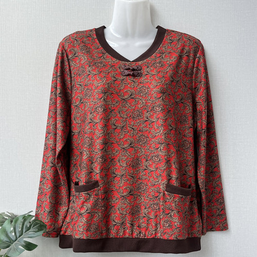 妈妈春装新款盘扣长袖口袋t恤女