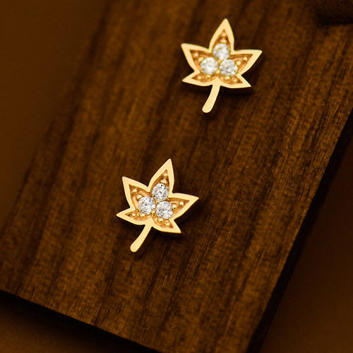 INNORE10k金镶钻枫叶彩金耳钉