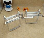 不锈钢挤膏器颜料挤膏夹色膏夹手拿挤染膏工具美发家用挤牙膏夹