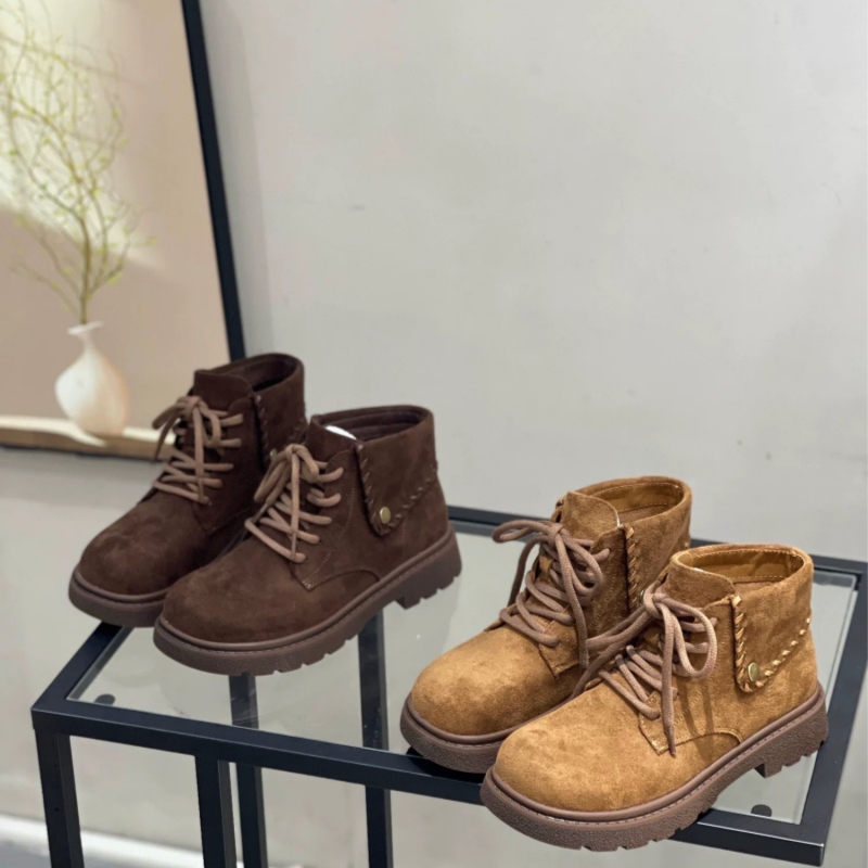 专柜商场撤柜断码粗跟平底圆头软底舒适短靴马丁靴女Z1-86138-2A