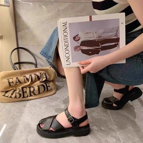 真皮牛皮！厚底包头猪笼鞋！专柜女鞋平底厚底凉鞋女舒适Z3623177