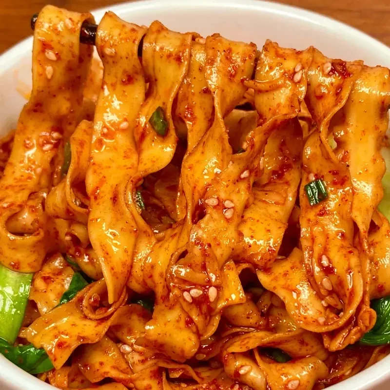买一箱发一箱】正宗免煮红油冲泡面皮宿舍麻酱面宽面拌面批发解馋
