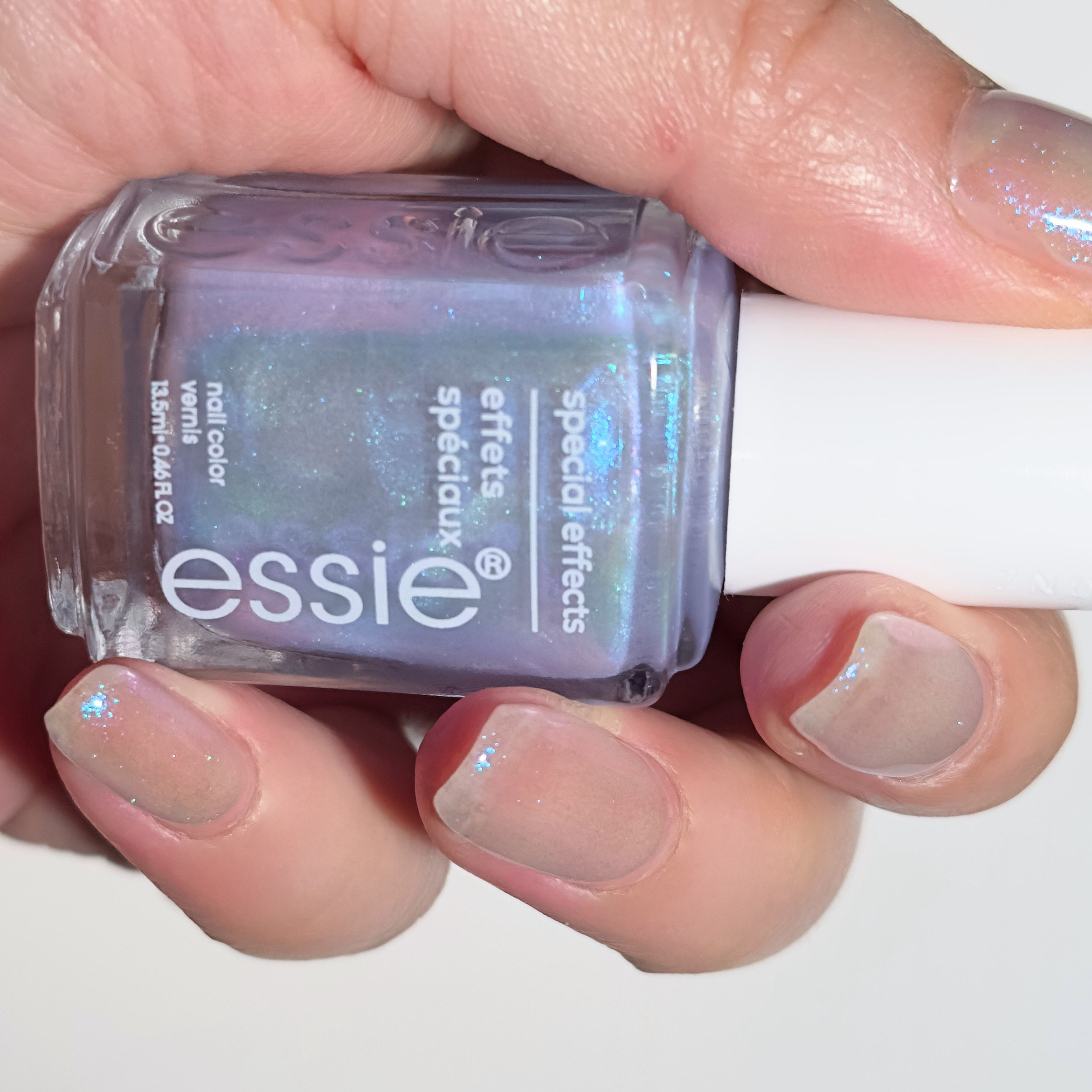 美国essie指甲油银标30ethereal escape淡紫调的虹彩珍珠玻璃糖纸 - 实物图