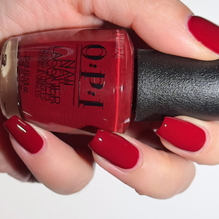 美国OPI指甲油 COMO P40 LLAMA? 秋冬显白浓郁复古枣红深红