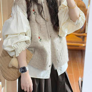 小香风燕麦色花朵刺绣针织开衫 叠穿背心马甲女秋冬外搭小个子上衣