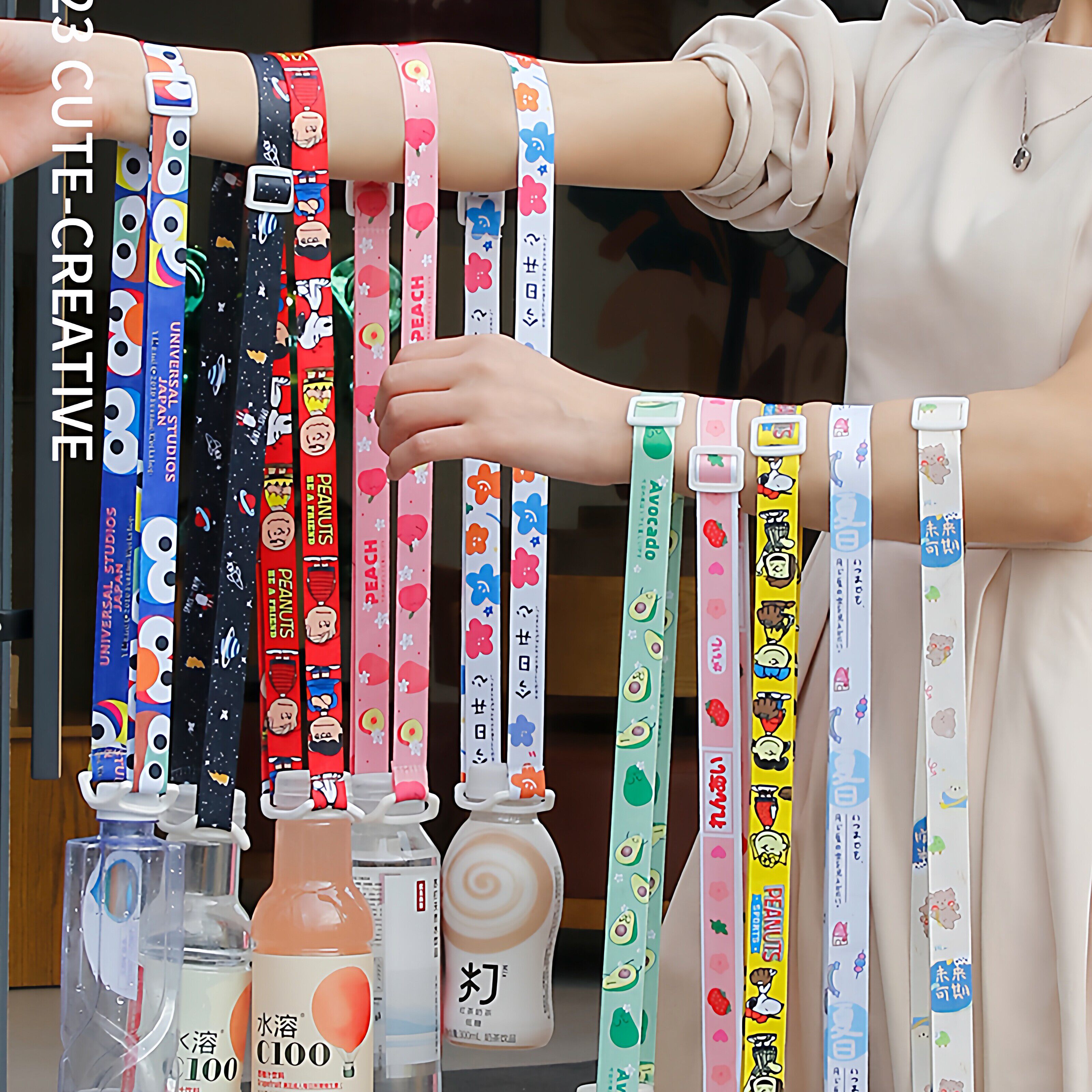 水瓶挂绳儿童出门背水神器便携式矿泉水饮料瓶水杯背带斜跨绳