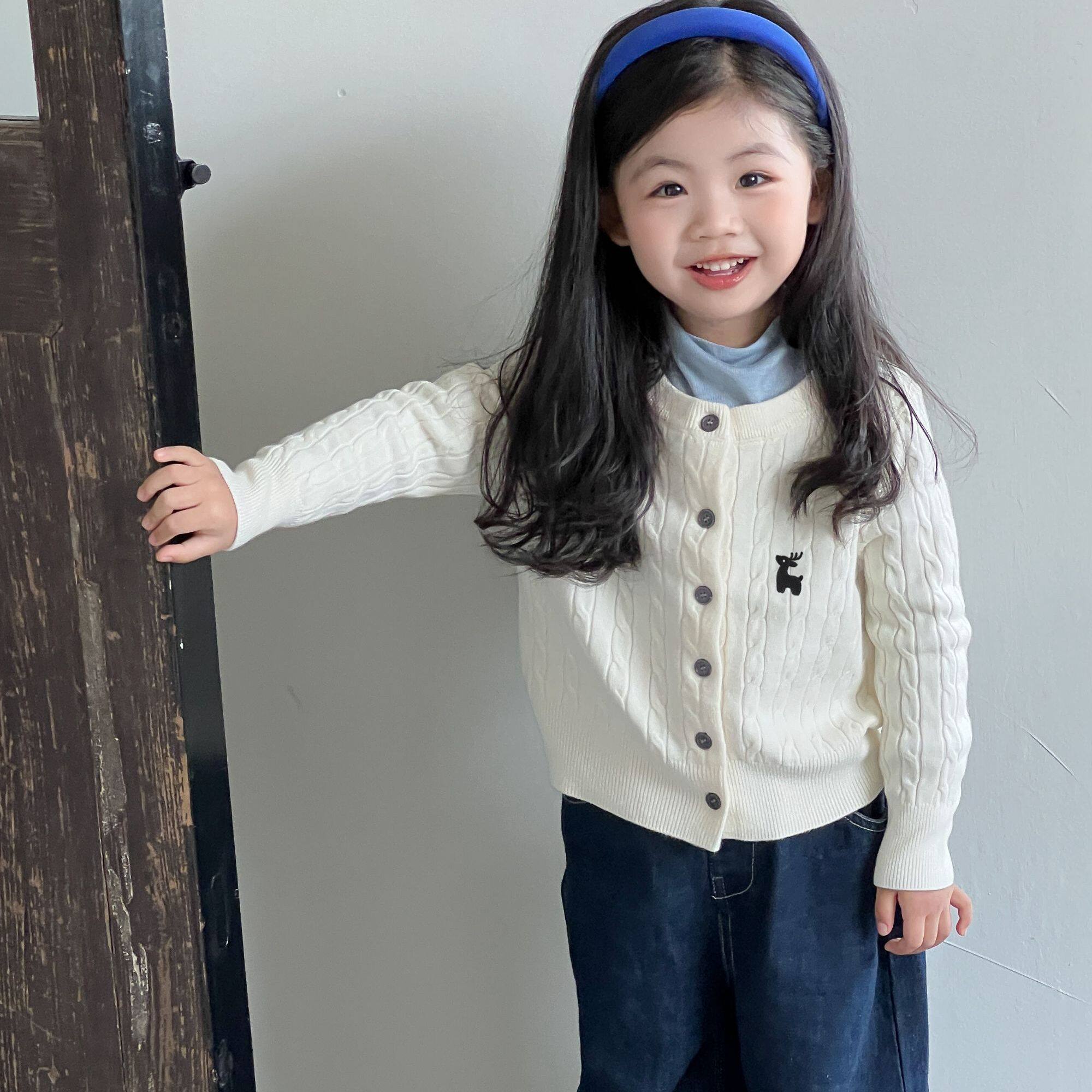 新款儿童外套针织麻花开衫秋冬季休闲外套学院风宽松毛衣小香风