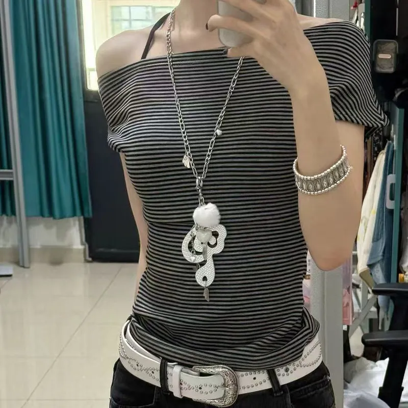 甜酷辣妹银色蛇吊坠长款项链女小众设计高级感海边配饰ins毛衣链