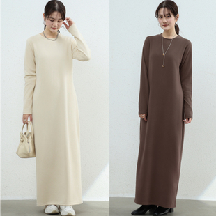 秋冬日系外穿长裙高级感长袖连衣裙女纯色过膝长款薄绒保暖打底裙