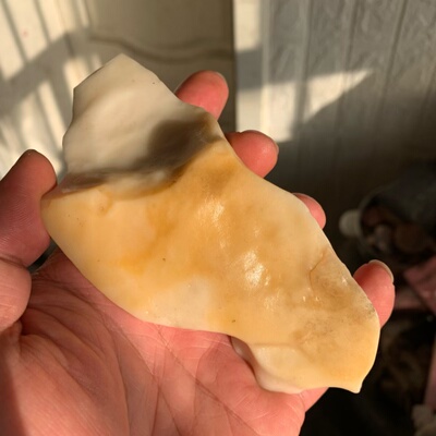 天然油坨子沙漠漆原石把玩件重213.6克雕刻出精品戈壁奇石风景石