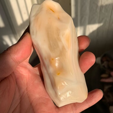 天然冻光沙漠漆原石把玩件重228.8克雕刻出精品戈壁奇石盆景标本