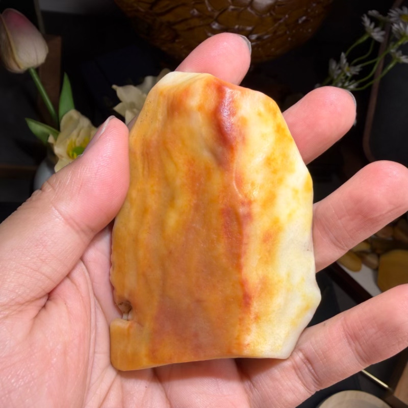 天然地表籽料俏色冻光油坨子沙漠漆原石把玩件重140克戈壁奇石料