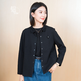 新款 韫2024秋季 女撞色领胸花单排扣提花料棉菱格休闲外套 YUN